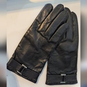 Nordstrom Black Leather Gloves with Buckle – Medium Sleek black leather